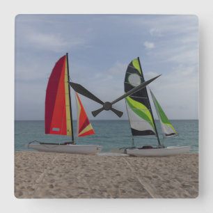 Reloj Cuadrado Watersports el   Cayo Santa María, Cuba