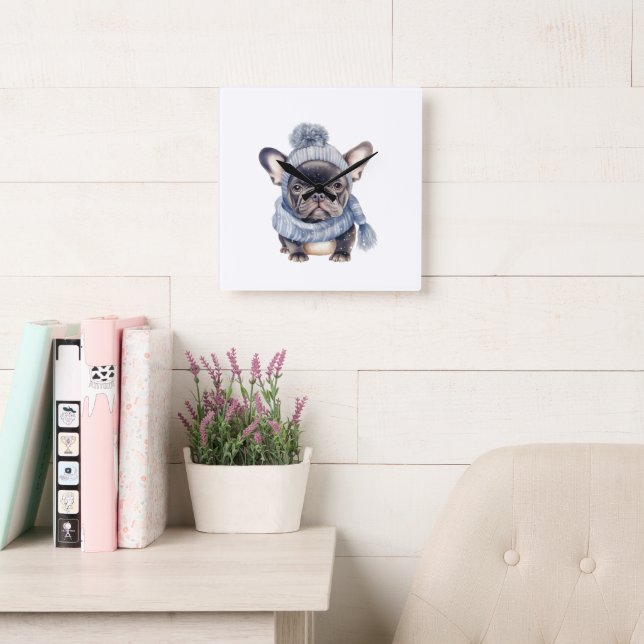 Reloj Cuadrado Winter Bulldog Baby in Blue Cap and Scarf  (Sala de lectura)