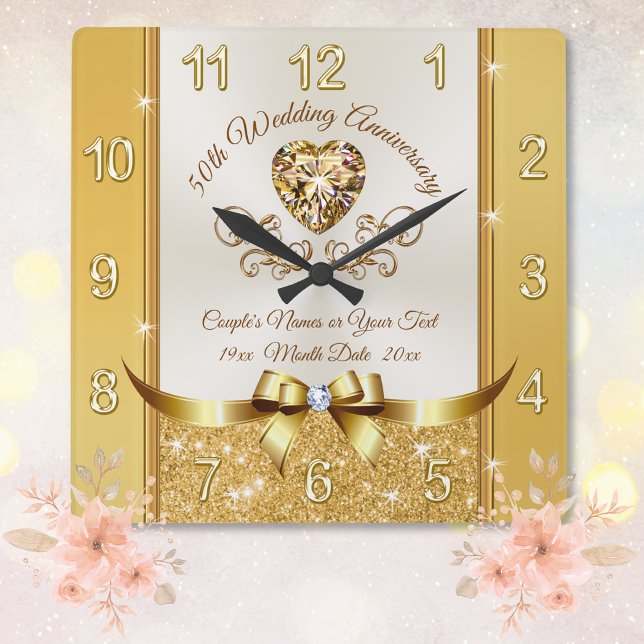 Reloj de Aniversario Dorado asombroso y personaliz (50th anniversary clock. Gift ideas for friends 50th anniversary. Golden wedding anniversary gifts.)