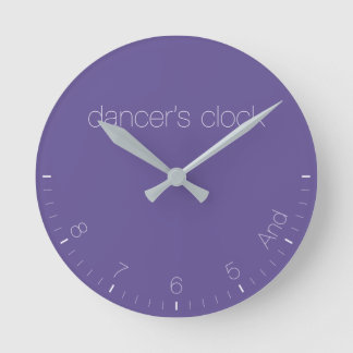 Reloj de bailarina de Pantone Ultra Violet 2018