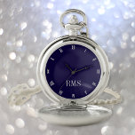 Reloj De Bolsillo Moderno y elegante Monogramado Clásico de la Marin<br><div class="desc">Crea tu propio personalizado, personalizado, elegante y elegante estilo moderno, hermosa y elegante tipografía de escritura de imitación de plata monogramada, clásica, números romanos, moda, aleación premium, reloj de bolsillo azul marino y plata. Simplemente escriba su nombre / monograma / inicial, al personalizar. Hace un gran regalo, para cumpleaños, graduación,...</div>