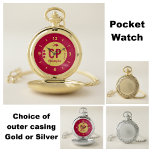 Reloj De Bolsillo Nombre de monograma rojo y dorado con flecha y pun<br><div class="desc">Personalice este reloj de bolsillo con iniciales,  monograma y un nombre. También se pueden cambiar las palabras "No llegues tarde". Diseñado en rojo con un círculo dorado pálido y una flecha y puntos rojos.</div>