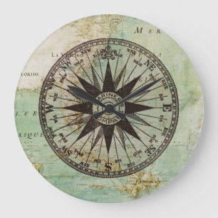 Reloj de brújula y mapa náutico antiguo