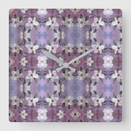 Reloj de flores blancas