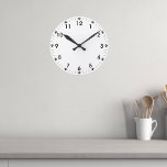 Reloj de garra de perro mascota<br><div class="desc">Este diseño se creó a través del arte digital. Puede ser personalizado en el área de proporcionar o personalizar eligiendo la opción de pulsar para personalizar y cambiando el nombre, las iniciales o las palabras. También puede cambiar el color y estilo del texto o eliminar el texto para un diseño...</div>