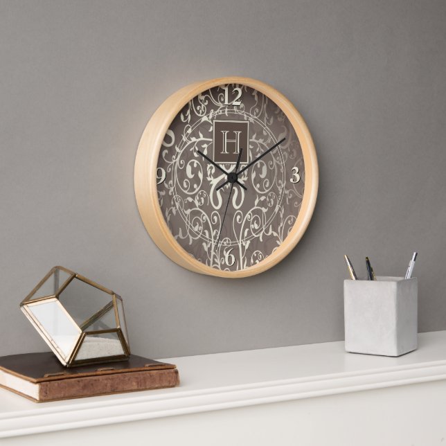 Reloj de monograma elegante y florido marrón (Oficina)