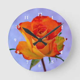 Reloj de pared acrílico rosa naranja y amarillo