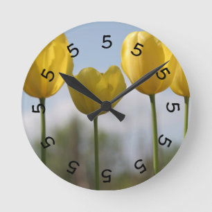 reloj de pared amarillo de los tulipanes de las 5