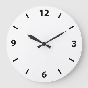 Reloj de pared blanco con números negros