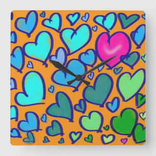 Reloj de pared con corazones coloridos