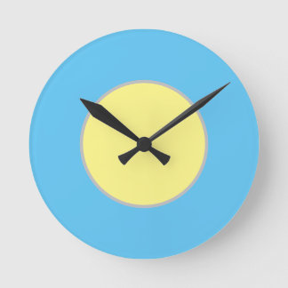 Reloj de pared con diseño colorido