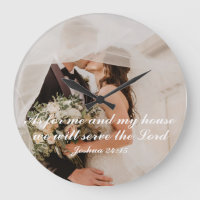 Reloj de pared con foto de boda y escritura cristi
