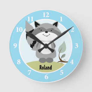 Reloj de pared con mapache forestal encantado
