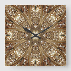 Reloj de pared con marco dorado ornamentado