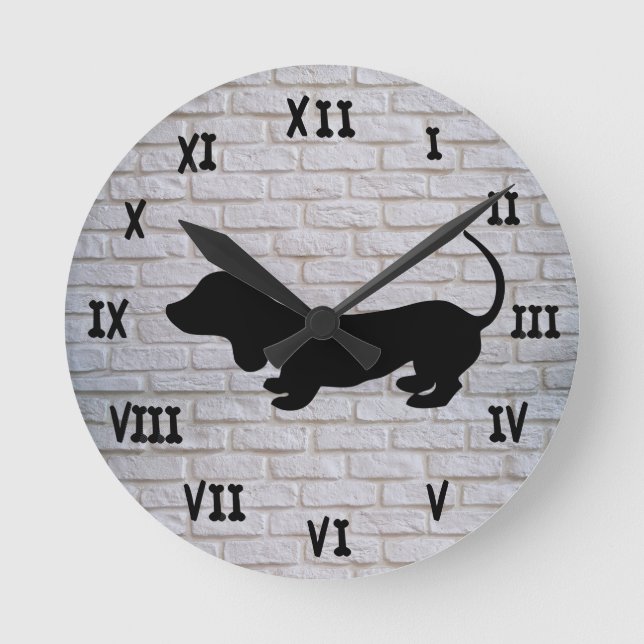 Reloj de pared con silueta de Dachshund y ladrillo (Anverso)