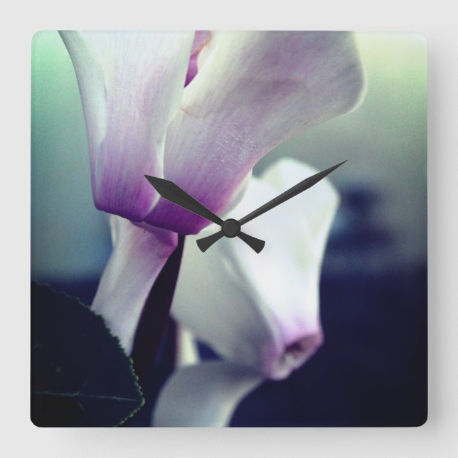 Reloj de pared cuadrado de foto de flores blancas  (Anverso)