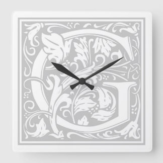 Reloj de pared cuadrado de William Morris Alphabet