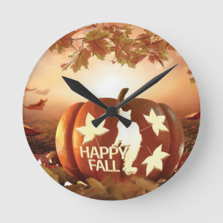 Reloj de pared de calabaza feliz de otoño con gato