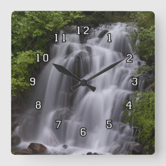 Reloj de pared de cascada