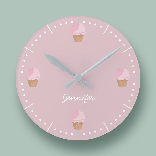 Reloj de pared de cocina rosa de crema de hielo pe (A cute ice cream themed kitchen wall clock with space for your name)