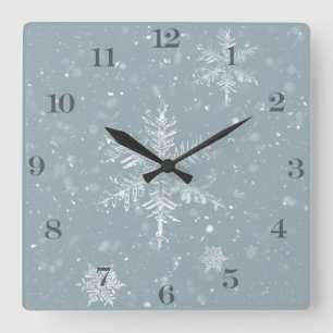 Reloj de pared de copo de nieve en invierno