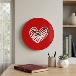 Reloj de pared de corazón rojo elegante