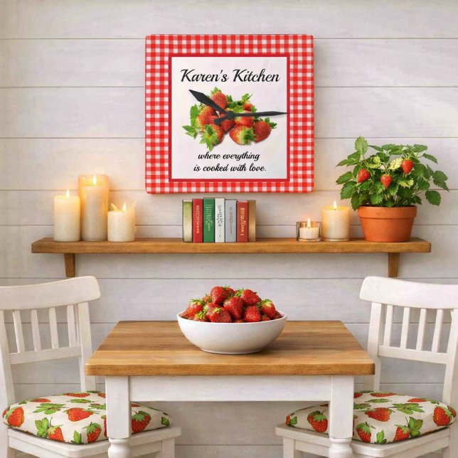Reloj de pared de cuadros rojos y fresas (Subido por el creador)