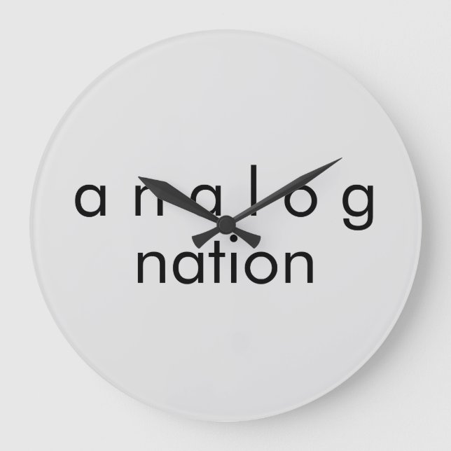 Reloj de pared de cuarzo gris Analog Nation Audio (Anverso)