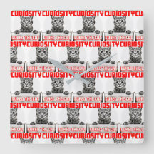 Reloj de pared de curiosidad