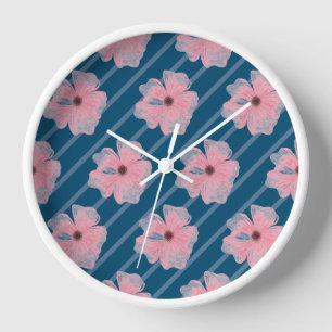 Reloj de pared de flores y rayas rosadas