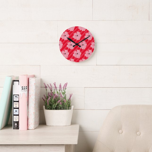 Reloj de pared de flores y rayas rosadas (Sala de lectura)