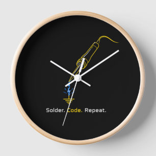 Reloj de pared de ingeniería empotrada con código