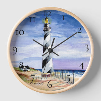 Reloj de pared de la casa luminosa