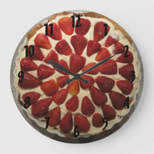 Reloj de pared de la tarta de crema de la fresa