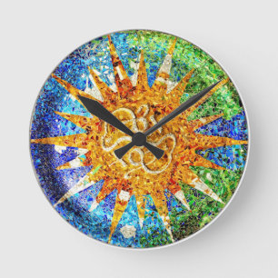 Reloj de pared de los mosaicos de Guell del parque