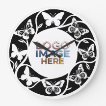 Reloj de pared de mariposa blanca de bosque person