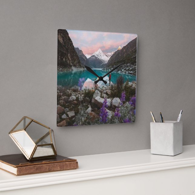 Reloj de pared de montaña y río azul sereno – Mode (Oficina)