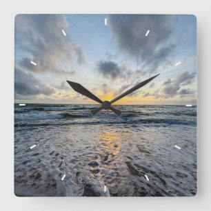 Reloj de pared de puesta de sol en la playa modern