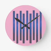 Reloj de pared de rayas rosadas