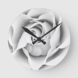 Reloj de pared de rosa plateado
