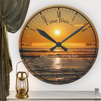 Reloj de pared de sol de la playa clásica