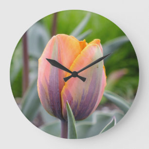 Reloj de pared de tulipanes de naranja con llamas