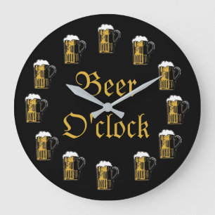 Reloj de pared del en punto de la cerveza