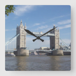 Reloj de pared del Puente de la Torre