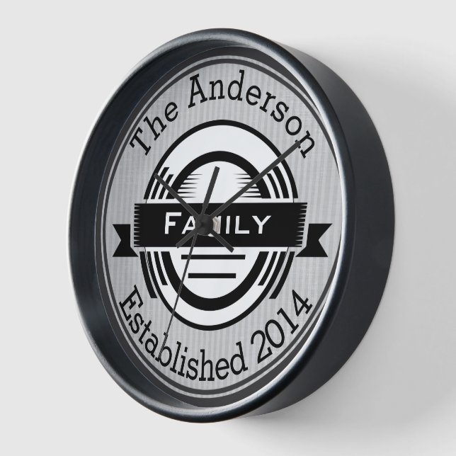 Reloj De Pared Estética de estilo bistro nombre de familia logoti (Ángulo)