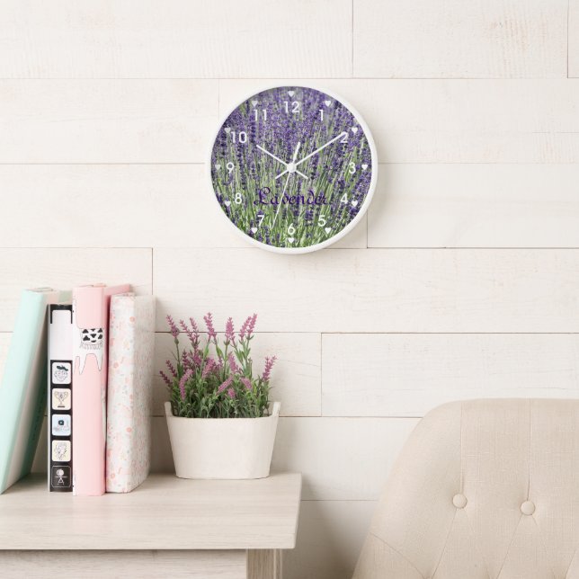 Reloj De Pared Flores de lavanda con símbolos cardíacos floral (Sala de lectura)