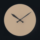 Reloj de pared grande beige<br><div class="desc">Beige,  de un solo color,  Wall Clock de Gerson Ramos.</div>