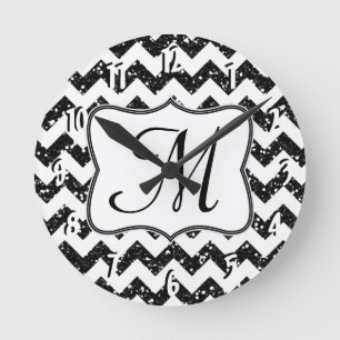 Reloj de pared inicial de monograma negro moderno