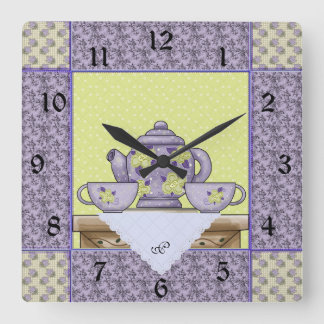 Reloj de pared monogramado de tejido de tetera