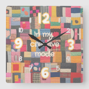 reloj de pared multicolor de estilo acolchado